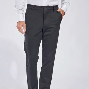 Mens performance Chico pants. Size 32